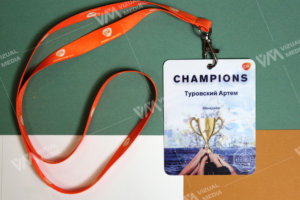 Бейдж, брендована стрічка з карабіном